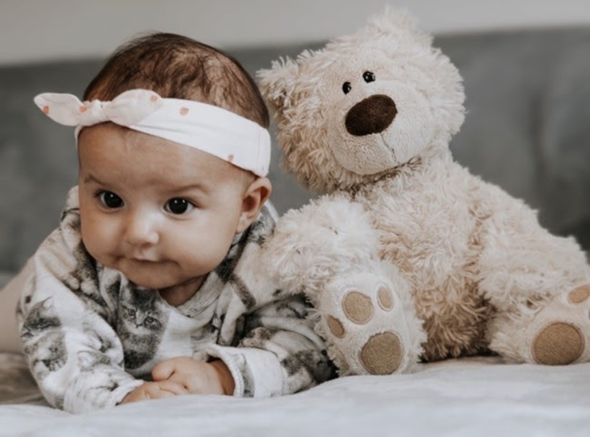 Il peluche è un regalo di tendenza per un neonato