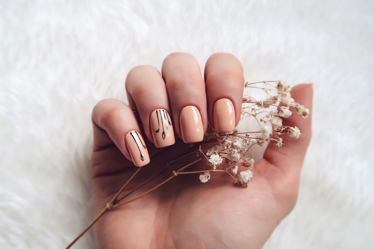 Nail-Extensions-is-trending-product-to-sell-on-in-Instagram