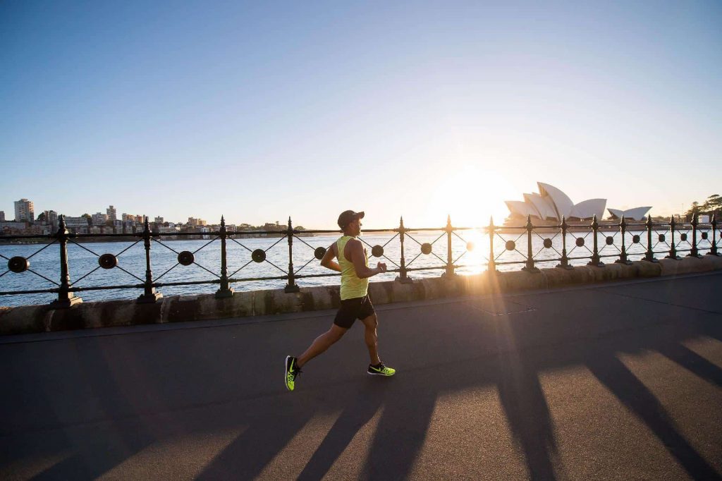 mężczyzna biegający w Sydney