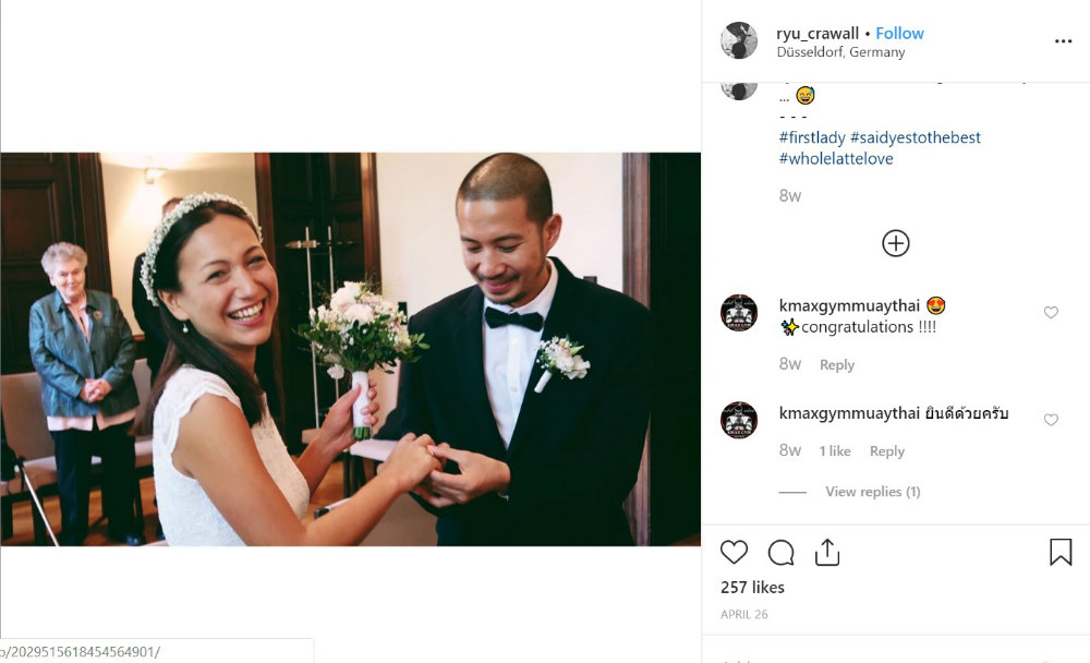 Foto de una pareja bailando durante la boda #WholeLatteLove