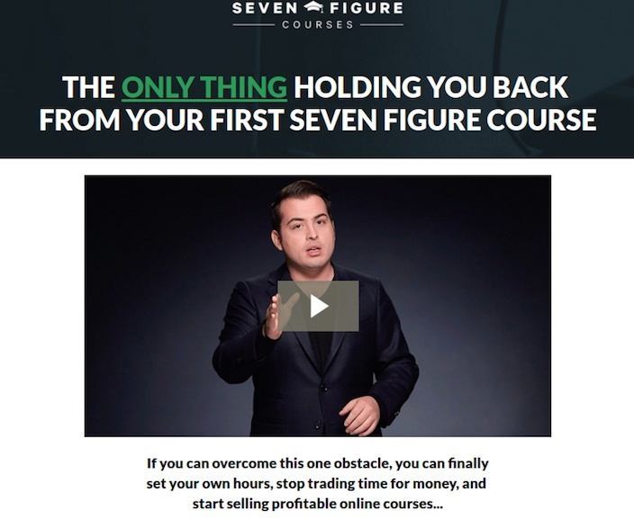 ภาพนี้แสดงวิธีที่ Social Triggers ใช้หน้าการขายที่ปรับให้เหมาะสมเพื่อขาย "Seven Figure Course" ให้กับผู้คนได้มากขึ้น