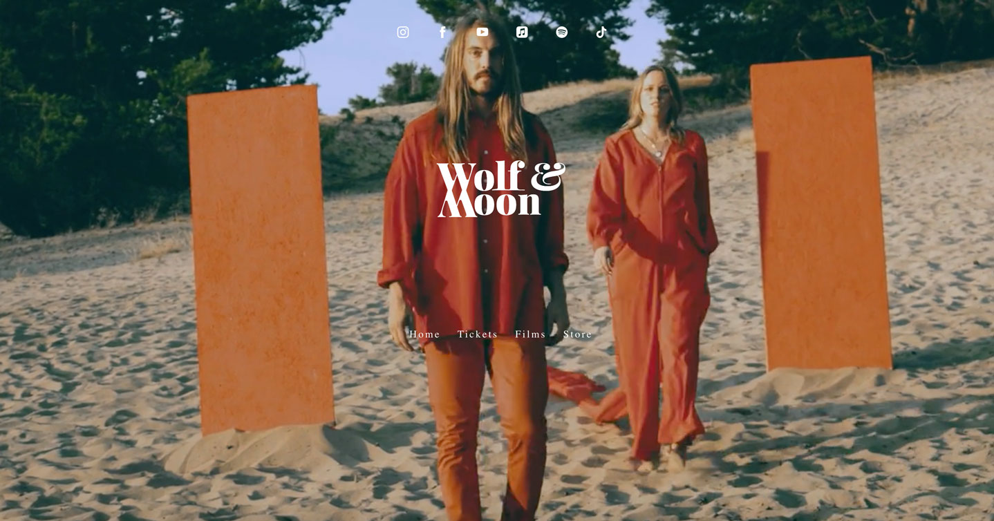 Un elenco dei 20 migliori siti web di band e perché li amiamo: Wolf & Moon