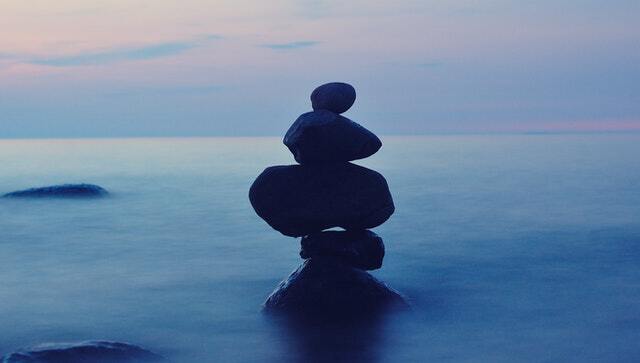 Rocks Balancing in Water