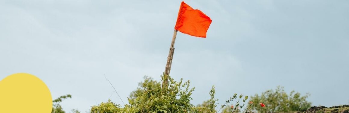 bendera merah kesuksesan pelanggan