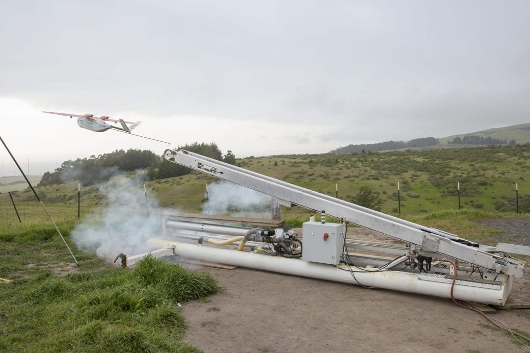 Esta parceria UPS/Gavi/Zipline é um exemplo de utilização de drones na logística.