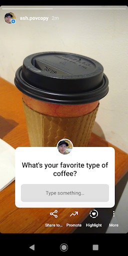 Instagram 上的问题贴纸示例。这个问题询问追随者他们最喜欢的咖啡类型。