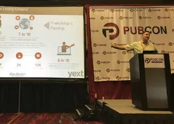 Duane Forrester hablando en Pubcon