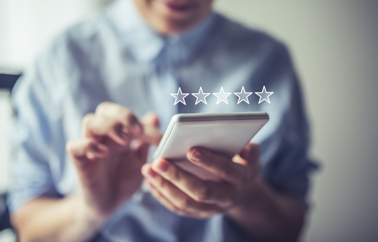 Social-proof-performing-with-five-stars