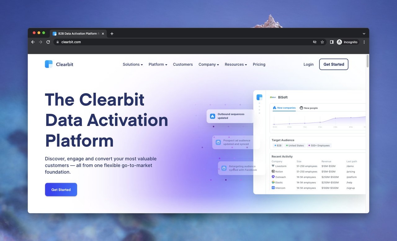 La homepage del fornitore di dati B2B Clearbit